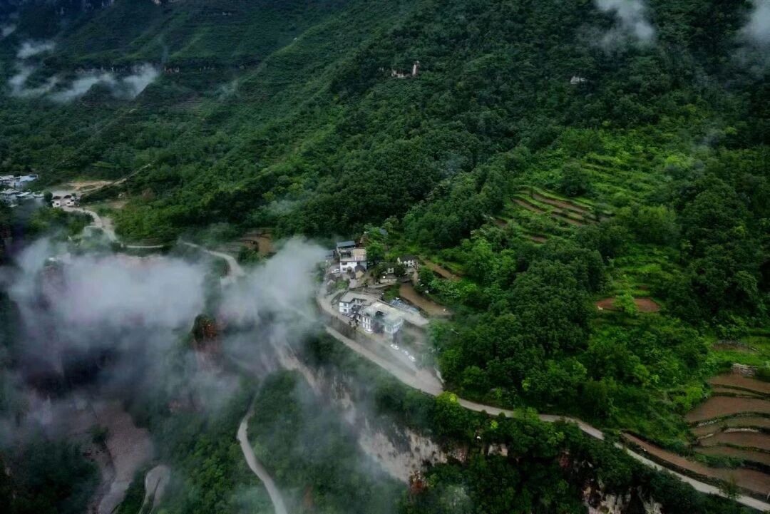 重磅!新乡南太行景区针对全国18岁以下青少年免门票啦!超值福利来袭,陪你度过清凉一夏。 重磅!新乡南太行景区针对全国18岁以下青少年免门票啦!超值福利来袭,陪你度过清凉一夏。