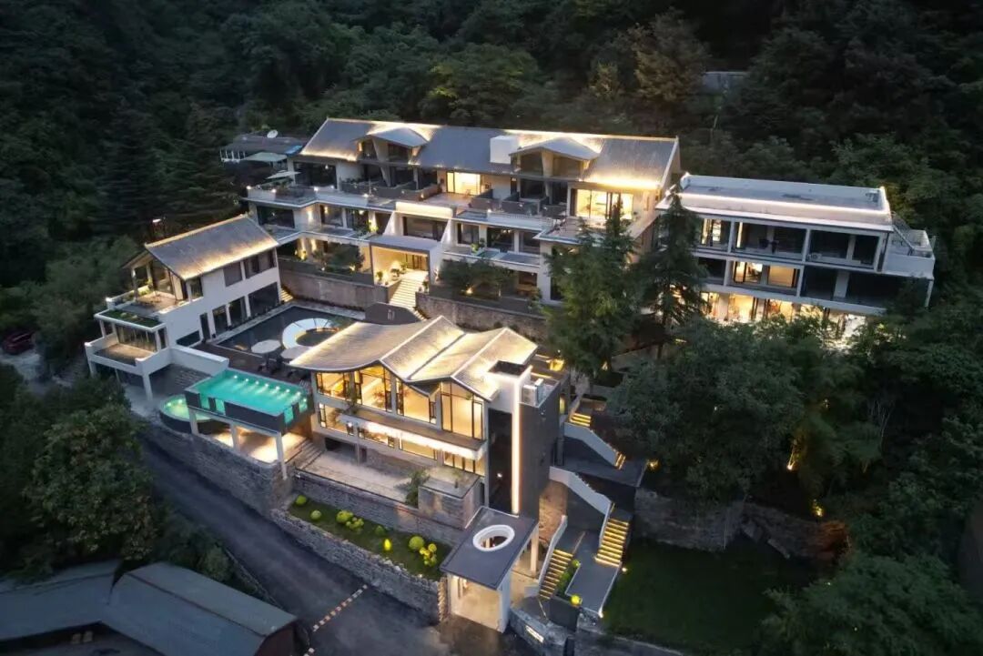 重磅!新乡南太行景区针对全国18岁以下青少年免门票啦!超值福利来袭,陪你度过清凉一夏。 重磅!新乡南太行景区针对全国18岁以下青少年免门票啦!超值福利来袭,陪你度过清凉一夏。