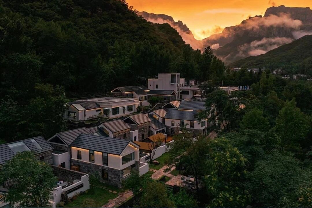 重磅!新乡南太行景区针对全国18岁以下青少年免门票啦!超值福利来袭,陪你度过清凉一夏。 重磅!新乡南太行景区针对全国18岁以下青少年免门票啦!超值福利来袭,陪你度过清凉一夏。
