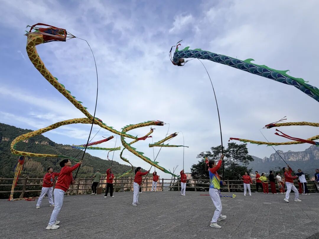 空竹舞太行,趣聚万仙山!2026河南省新乡南太行空竹艺术节(万仙山站)盛大启幕! 空竹舞太行,趣聚万仙山!2026河南省新乡南太行空竹艺术节(万仙山站)盛大启幕!
