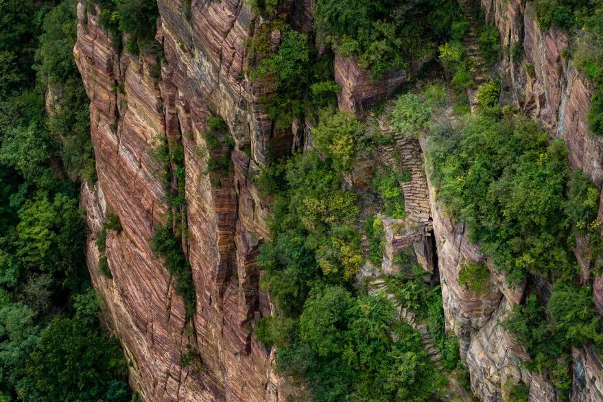 崖壁生笔墨!中国水墨画院名家齐聚郭亮村,在太行山水间落笔山河 崖壁生笔墨!中国水墨画院名家齐聚郭亮村,在太行山水间落笔山河