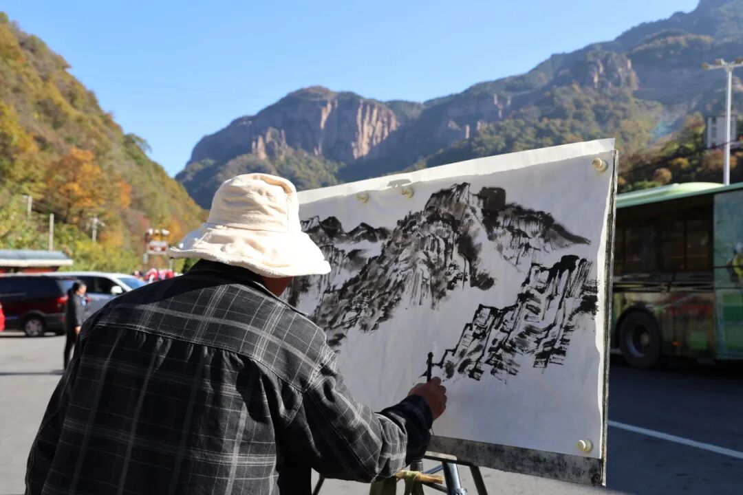 崖壁生笔墨!中国水墨画院名家齐聚郭亮村,在太行山水间落笔山河 崖壁生笔墨!中国水墨画院名家齐聚郭亮村,在太行山水间落笔山河