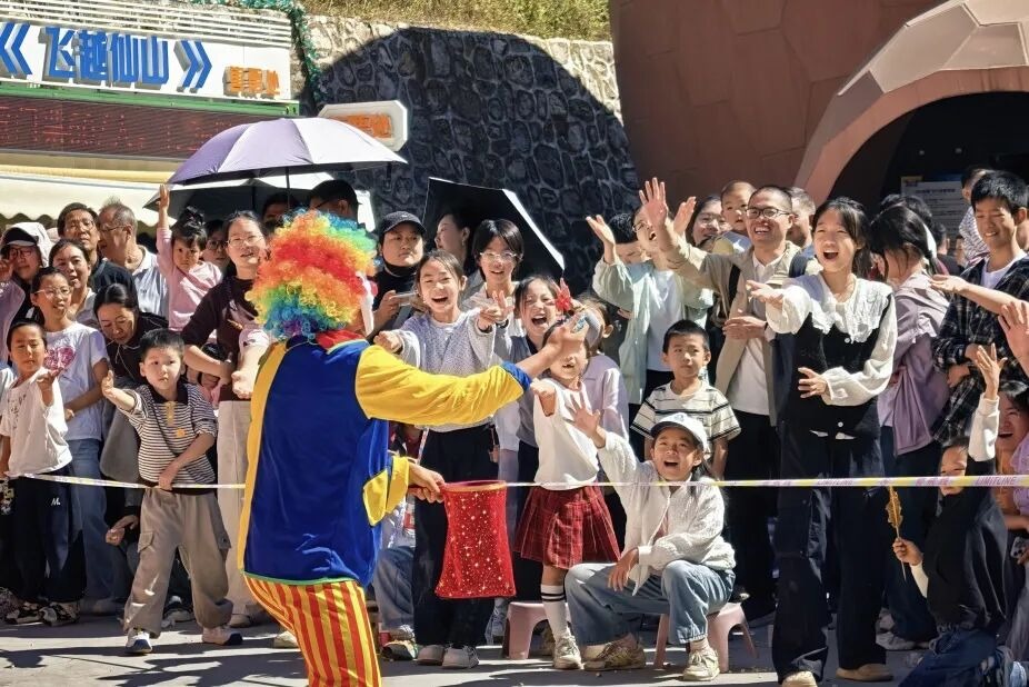 黄金周火热收官！央视聚焦，日夜狂欢，新乡南太行人气爆棚