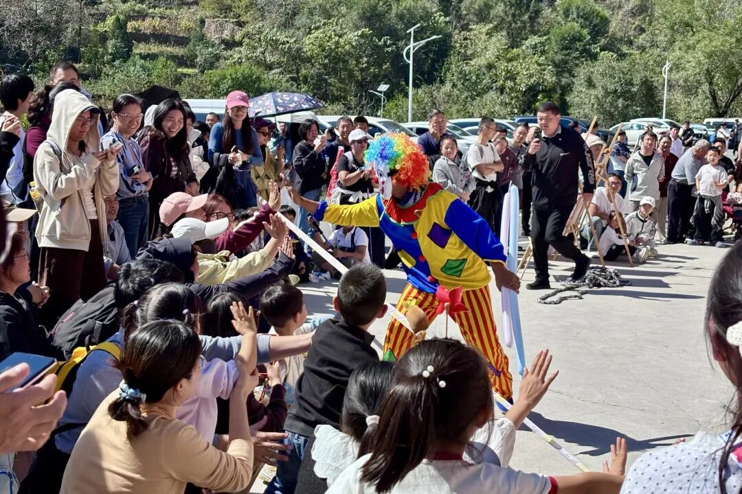 国庆第三天,新乡南太行“人从众”模式已开启!现场太燃了! 国庆第三天,新乡南太行“人从众”模式已开启!现场太燃了!