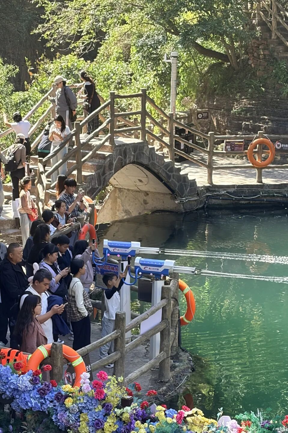 国庆第三天,新乡南太行“人从众”模式已开启!现场太燃了! 国庆第三天,新乡南太行“人从众”模式已开启!现场太燃了!