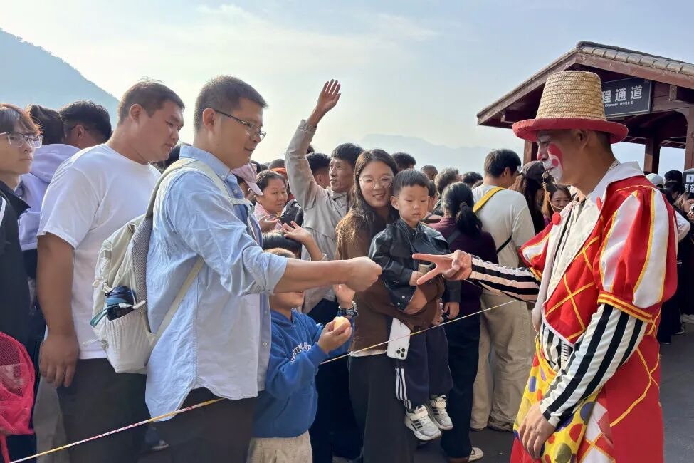国庆第三天,新乡南太行“人从众”模式已开启!现场太燃了! 国庆第三天,新乡南太行“人从众”模式已开启!现场太燃了!
