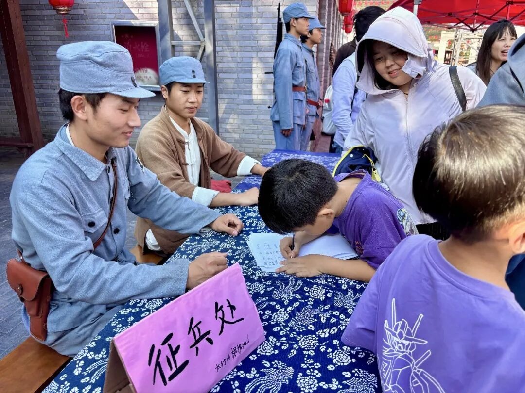 国庆第三天,新乡南太行“人从众”模式已开启!现场太燃了! 国庆第三天,新乡南太行“人从众”模式已开启!现场太燃了!