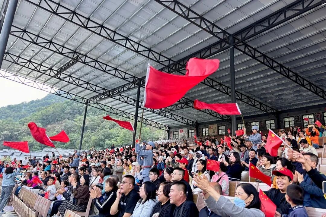 国庆第三天,新乡南太行“人从众”模式已开启!现场太燃了! 国庆第三天,新乡南太行“人从众”模式已开启!现场太燃了!