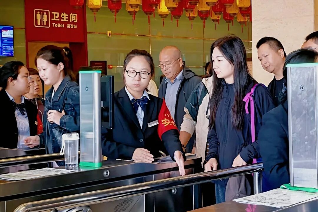 国庆第三天,新乡南太行“人从众”模式已开启!现场太燃了! 国庆第三天,新乡南太行“人从众”模式已开启!现场太燃了!