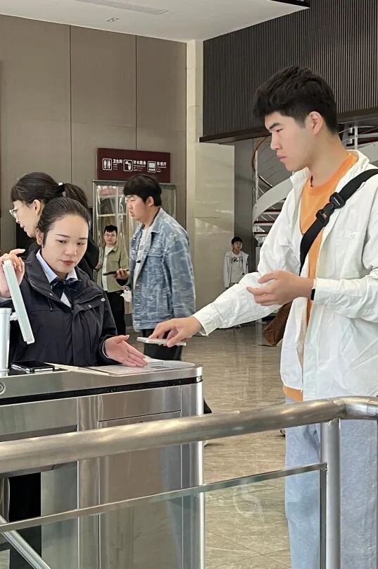 国庆第三天,新乡南太行“人从众”模式已开启!现场太燃了! 国庆第三天,新乡南太行“人从众”模式已开启!现场太燃了!