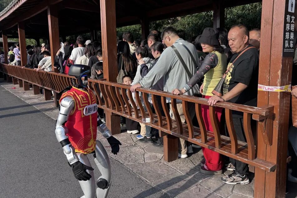 国庆第三天,新乡南太行“人从众”模式已开启!现场太燃了! 国庆第三天,新乡南太行“人从众”模式已开启!现场太燃了!