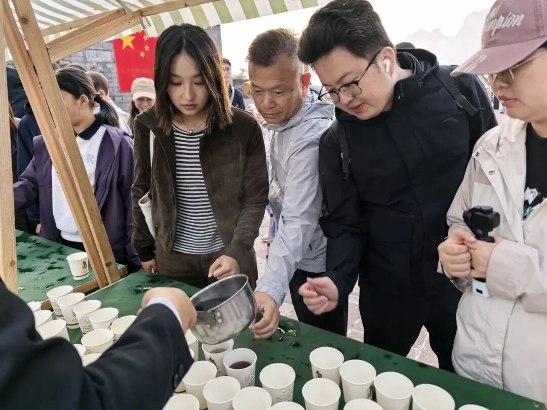 多“色”坚守,守护每一场奔赴山河的相遇! 多“色”坚守,守护每一场奔赴山河的相遇!