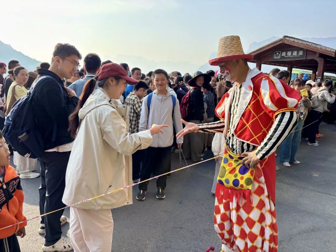多“色”坚守,守护每一场奔赴山河的相遇! 多“色”坚守,守护每一场奔赴山河的相遇!